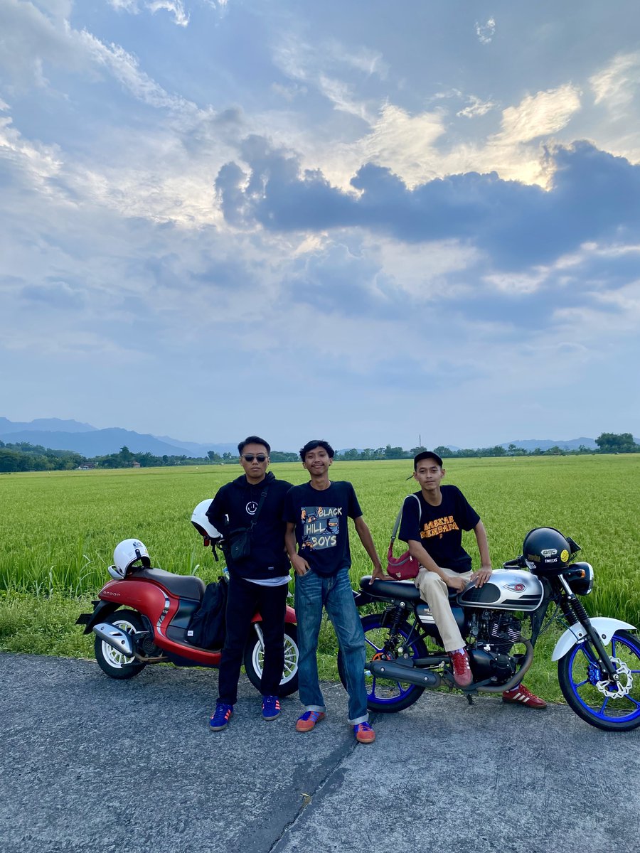 LuhurEH's tweet photo. Oke besok lajon gunungkidul-solondon🍀 https://t.co/V7yIHAFejm