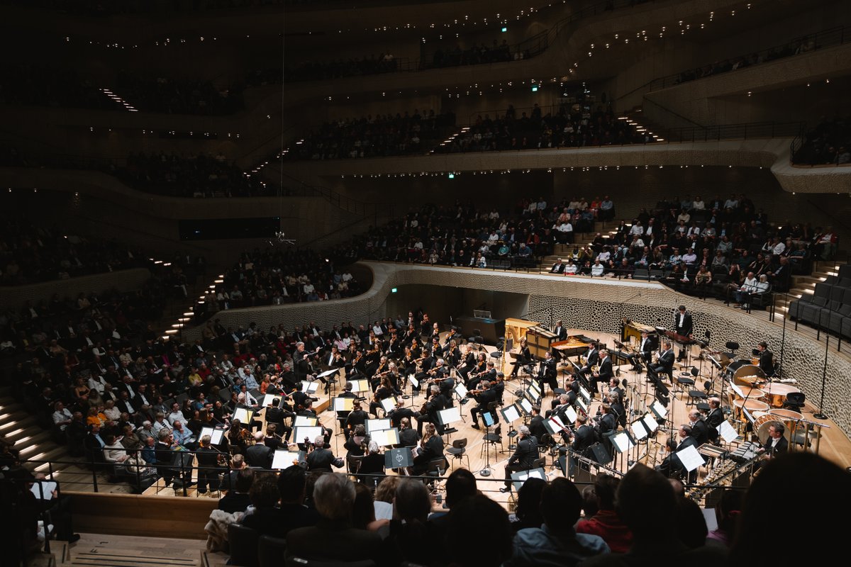 Unglaublicher Auftakt des Internationalen Musikfest Hamburg mit dem NDR Elbphilharmonie Orchester, dem Prager Philharmonischen Chor und Thomas Hampson🎶Jetzt Tickets sichern und kein Festivalkonzert verpassen 👉 elphi.me/IMFH