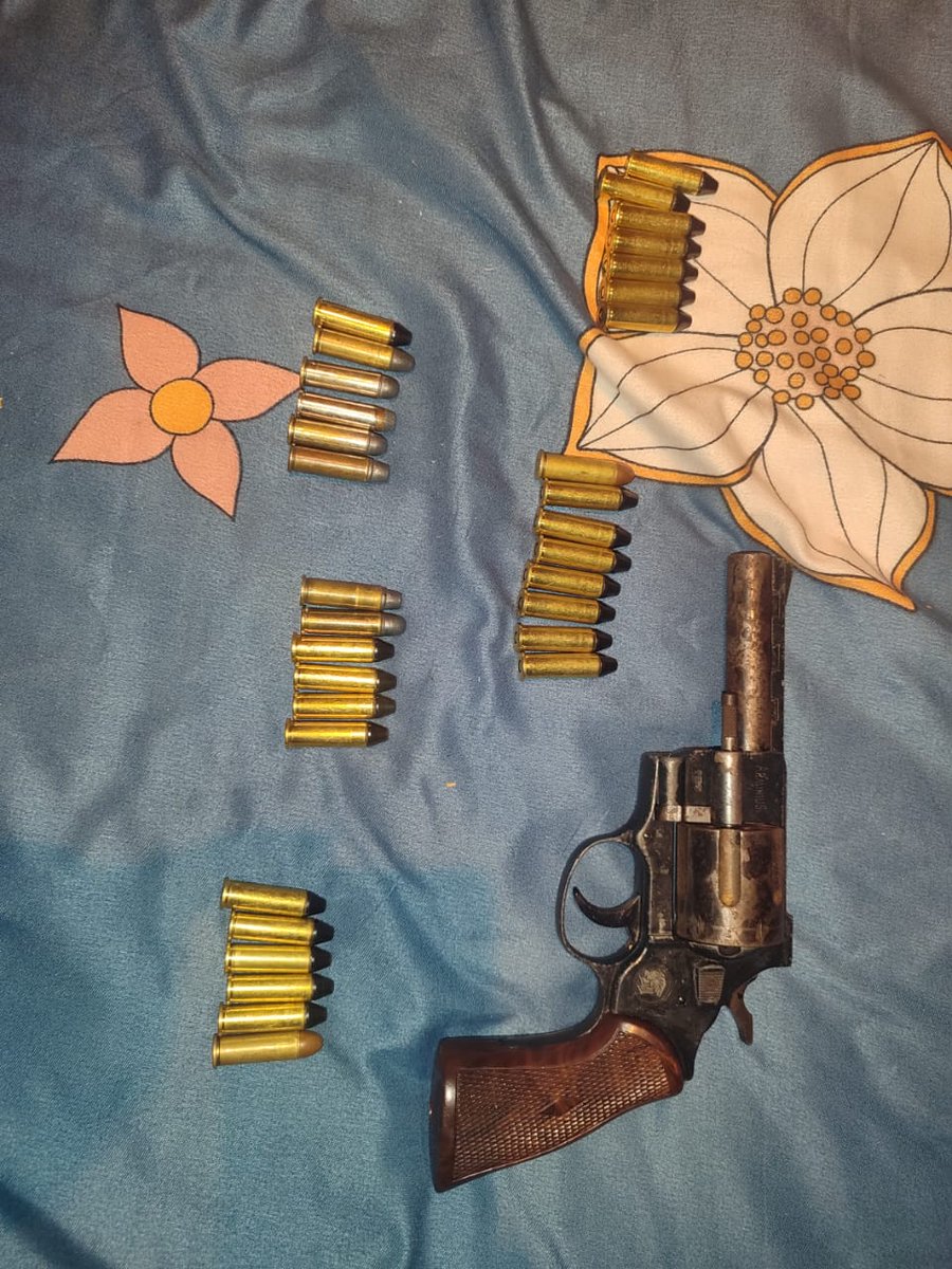 Continued interventions rid streets of the illegal possession of firearms  buff.ly/4a5LbTO

#ArriveAlive #GunsOffTheStreets @SAPoliceService