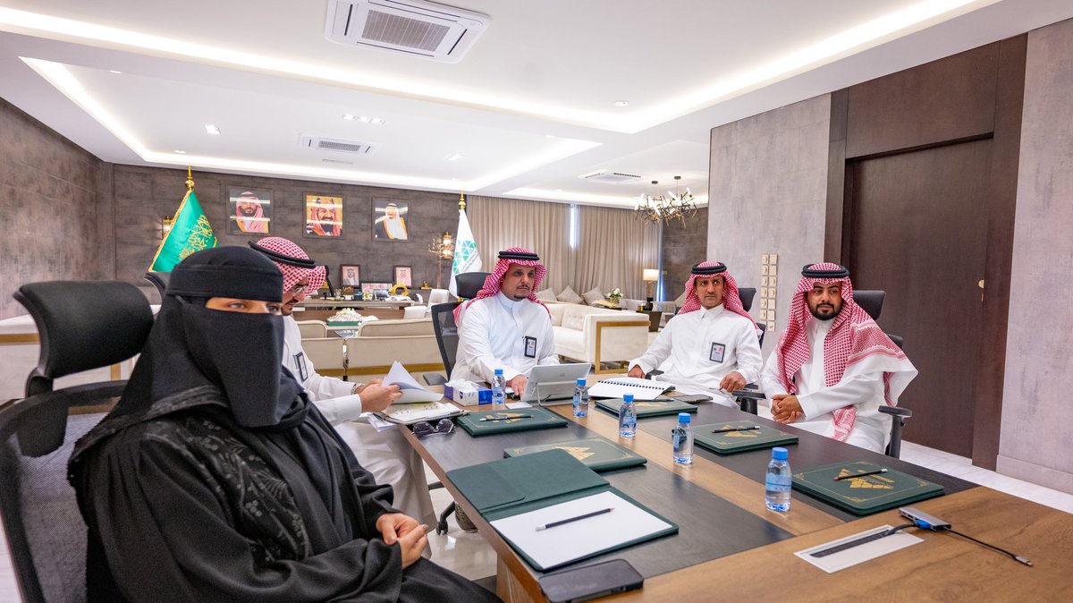 📂 | الاجتـماع الـدوري لسـعادة أمين منطقة حائل
م. سلطان بن حامد الزايدي لمتابعة أبرز مستجدات 
الخـطـة الوطنـيـة لمعـالجـة التشوه البصري وحالة
التقدم لدى البلديات والإدارات المعنية .

📸 | #حائل_الأجمل
#أمانة_منطقة_حائل