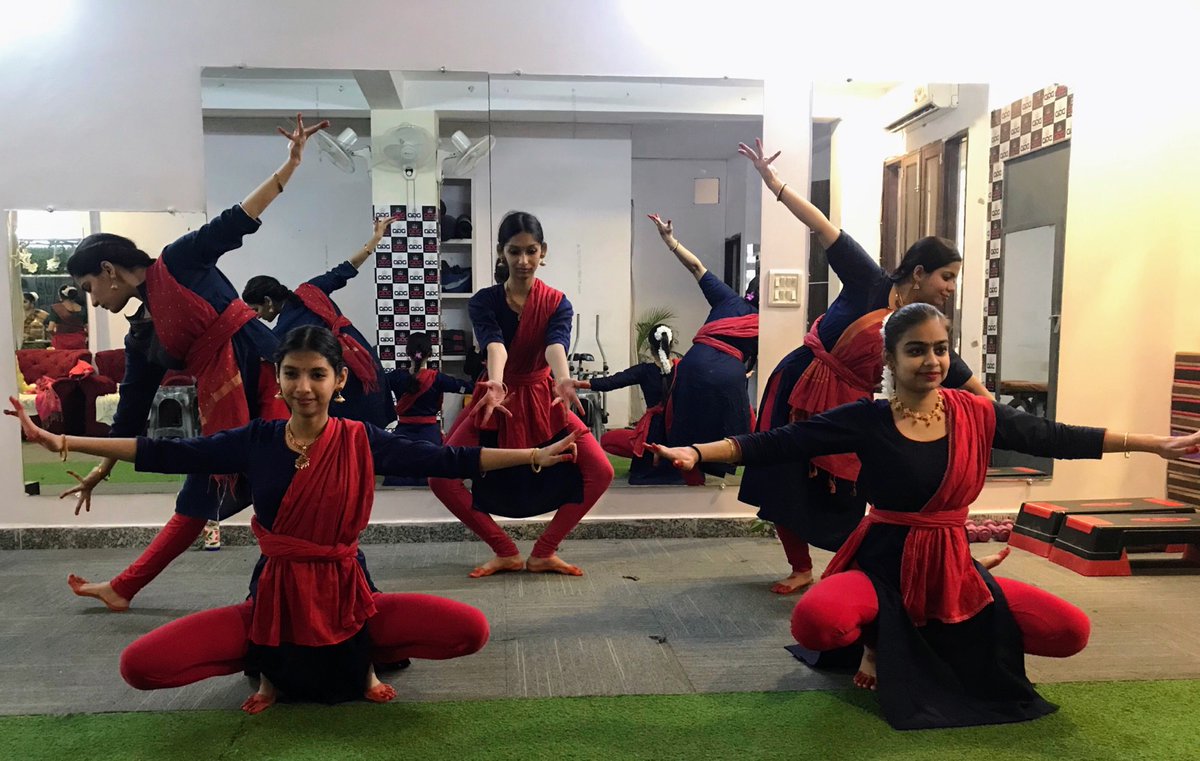 KalaShreshth's tweet photo. On this #WorldDanceDay,let's embrace the beauty and diversity of dance and celebrate it in all its forms! To all the dancers out there, keep dancing,keep shining and keep inspiring one another with your incredible talent!Dance has the power to heal, unite, and uplift every being. https://t.co/LxaRHSv2It