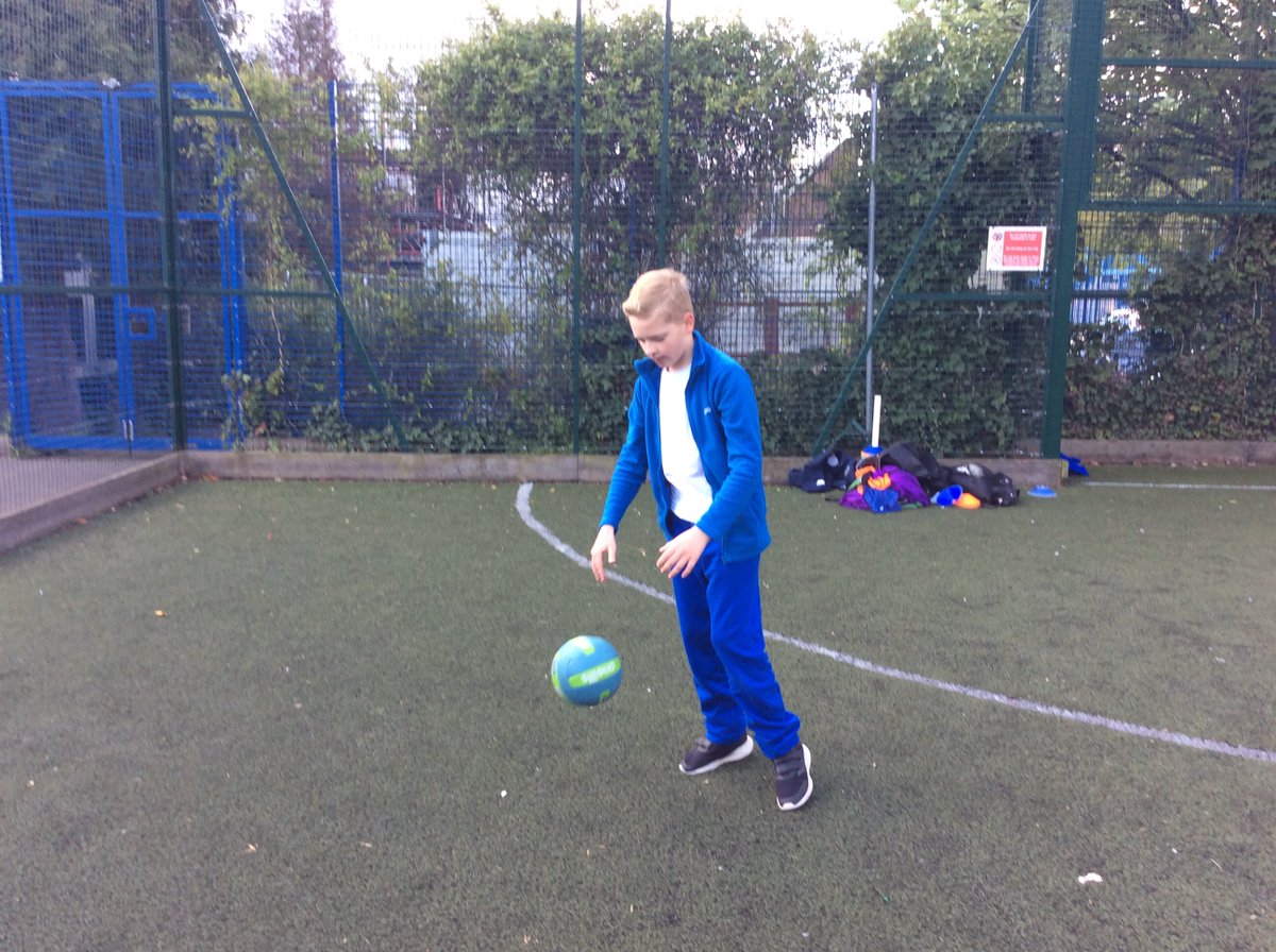 @LondainGAA another great training session with Coach Cormac 😀🏐⭐️ The children are really enjoying developing their Gaelic Football skills! #GAA #KS2PE #Enrichmentforkids #Gaelicfootball