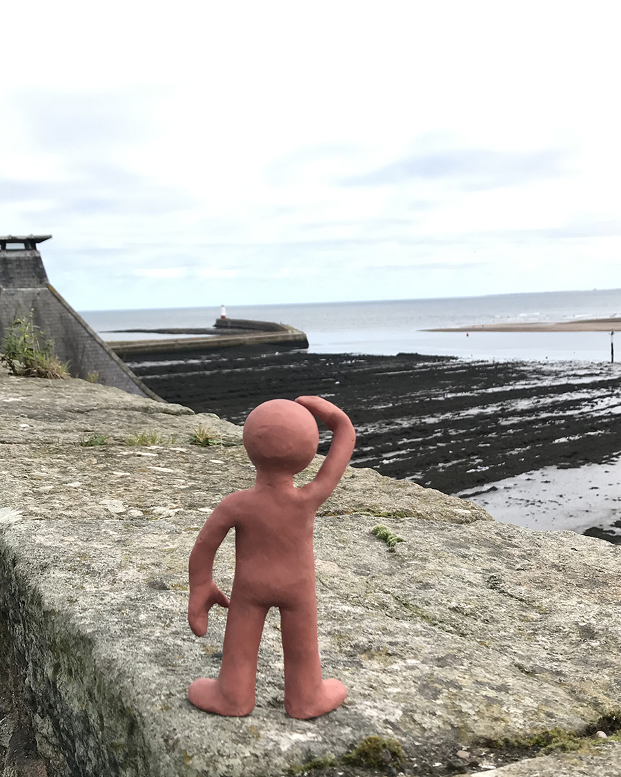 For fans in the UK: Morph's looking for the sunshine and if he finds it, he'll be sure to share it with you all...😉☀️