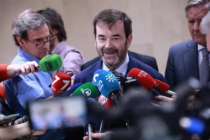 🚨Como Pedro Sánchez se queda, atacan con más rabia 👇🏻

⭕️El presidente del CGPJ dice que forma parte de la 'normalidad' que el juez haya abierto diligencias de investigación a Begoña Gómez.

➖ ¡Ojo! También ve normalidad en que no se renueve el CGPJ si no gobierna el PP, por