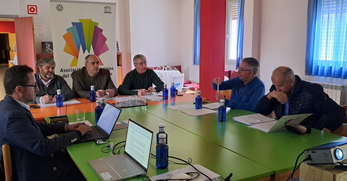 La última reunión de la Junta Directiva de la AMCS, celebrada en la localidad de Villanúa, ha servido para revisar los proyectos que están en marcha y para planificar iniciativas que contribuyan a mejorar la experiencia del #caminodesantiago.
amcsantiago.com/la-asociacion-…