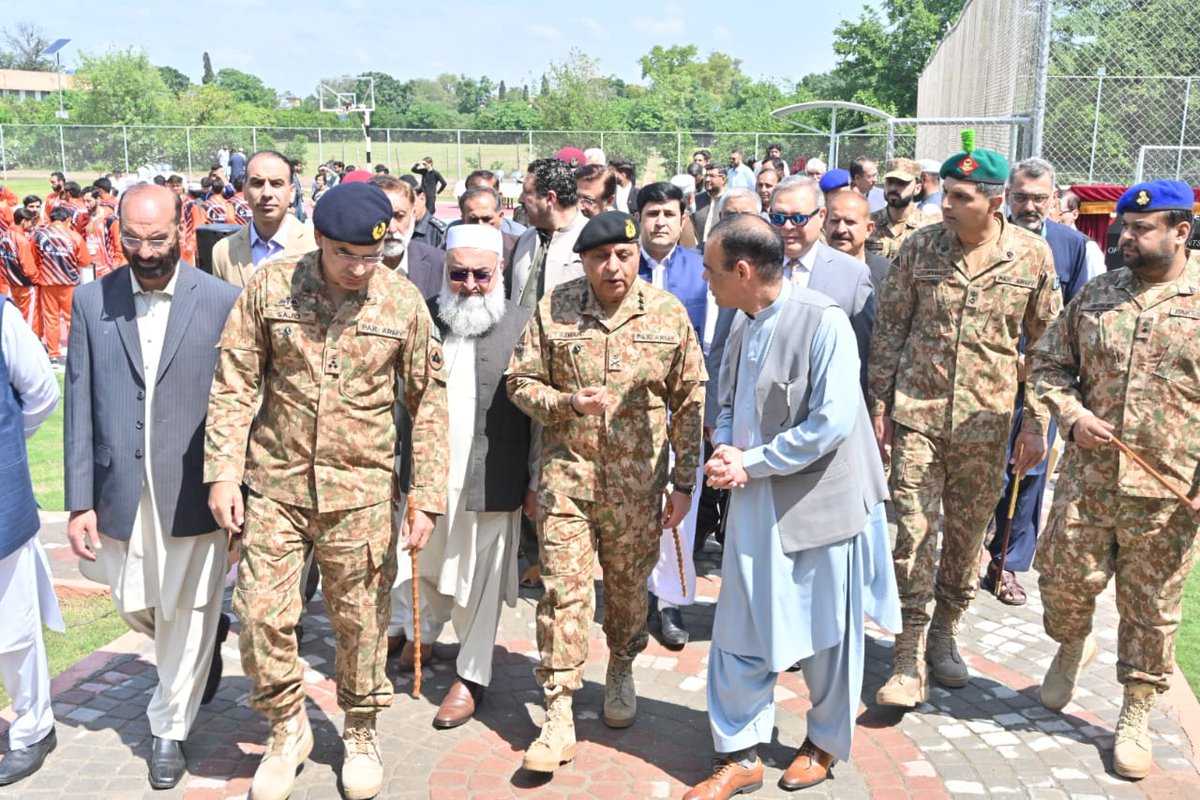 Impressive dedication from 11 Corps as they fulfill commitments to University Campus Peshawar, enhancing facilities for students and faculty. A commendable example of military support for education.

#PeshawarUniversity