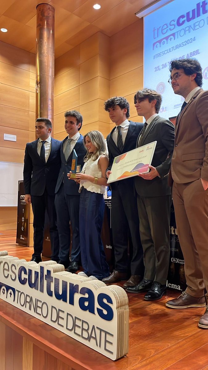 🏆Enhorabuena a @Esade por su victoria en el Torneo 3 Culturas que le dio, este fin de semana, la penúltima plaza para #LeduMelilla24. Felicitación extendida a @DebateDilema por la fantástica organización un año más. A por otra edición.