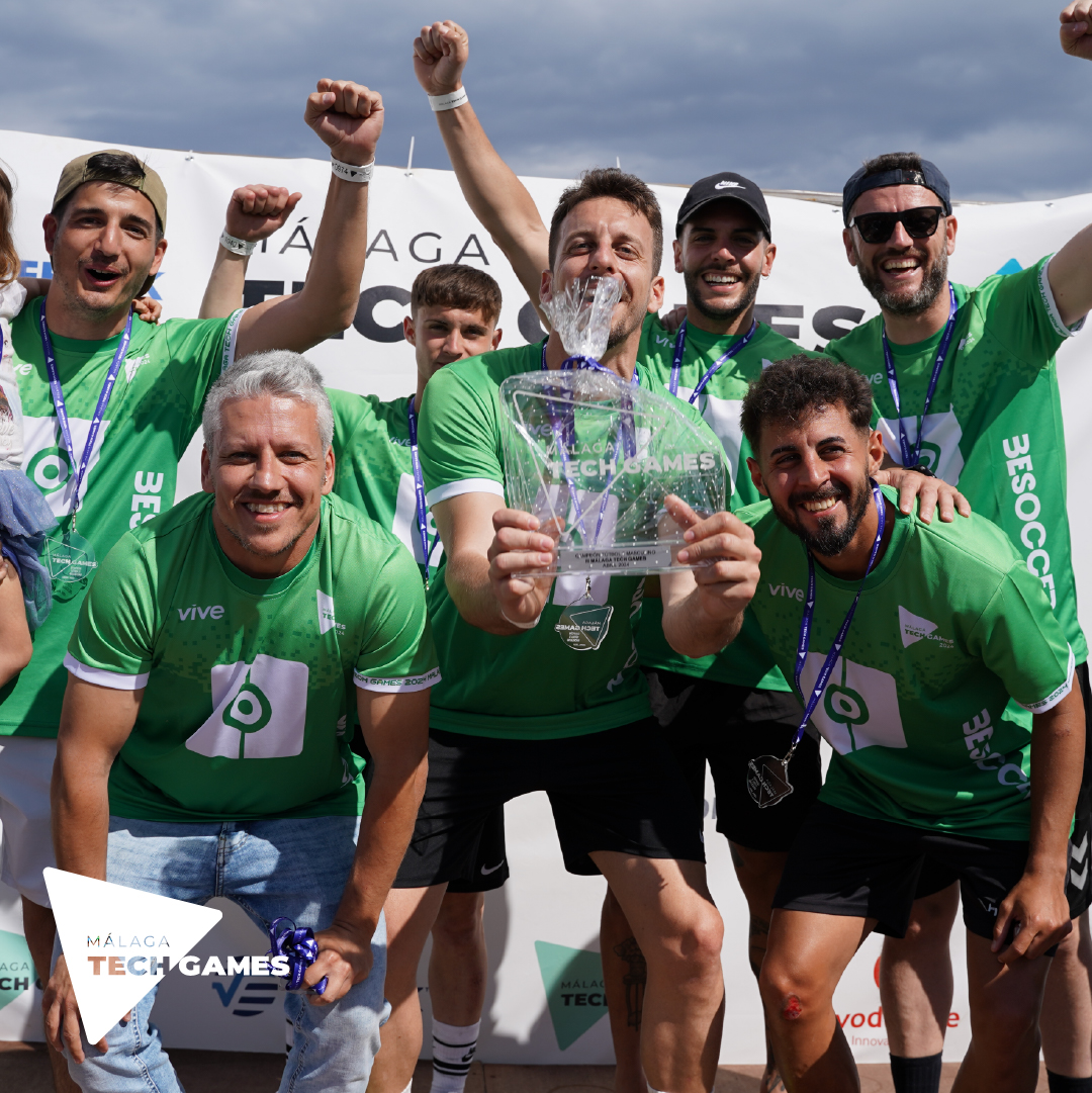 malagatechgames's tweet photo. @inacua_oficial @besoccer_ES @Derivco @freepik @Oracle @Plytix @RavenPack @VodafoneGroup @SDWorx @virustotal @Uptodown_es La parte solidaria de #MálagaTechGames la puso el trabajo de Paelleros Sin Fronteras, que como punto culminante a nuestra 'olimpiada startupera' hicieron paellas para todos los asistentes y todo lo recaudado se ha destinado a @asoc_avoi.

📷 Más fotos en https://t.co/Pw1TvTR2uc https://t.co/yzhf3EIVfX