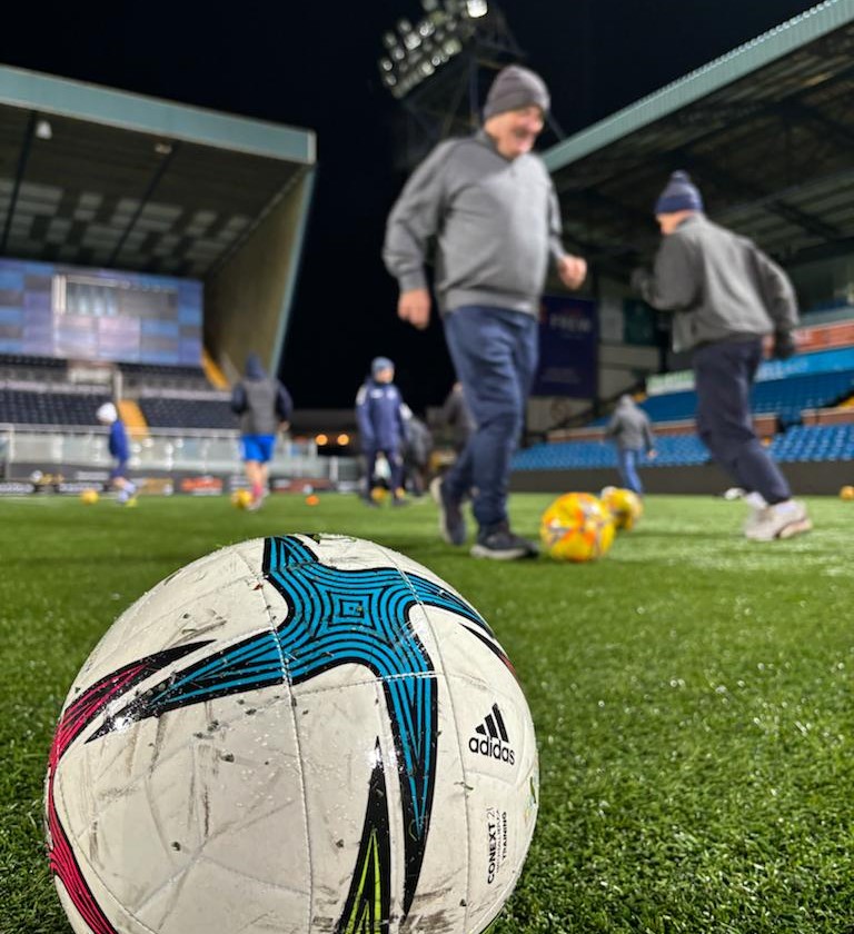Be our next signing...at MCDIARMID PARK! We've teamed up with @SPFLTrust and @Saints_Trust @StJohnstone to run #ProstateFFIT, our free 12 week exercise programme for men affected by prostate cancer. Sign up NOW at: spfltrust.org.uk/prostateffit Kick off: Weds 12 June!