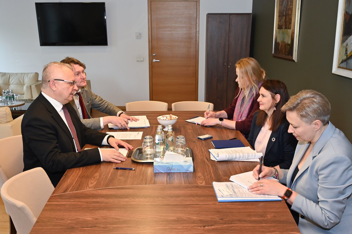 Met with @annika_sandlund to discuss #Lithuania's cooperation with @Refugees, focusing on assisting war refugees from #Ukraine and Russia's kidnapped 🇺🇦 children. It represents yet another brutal Russian war crime aimed at erasing the cultural and national identity of Ukrainians.