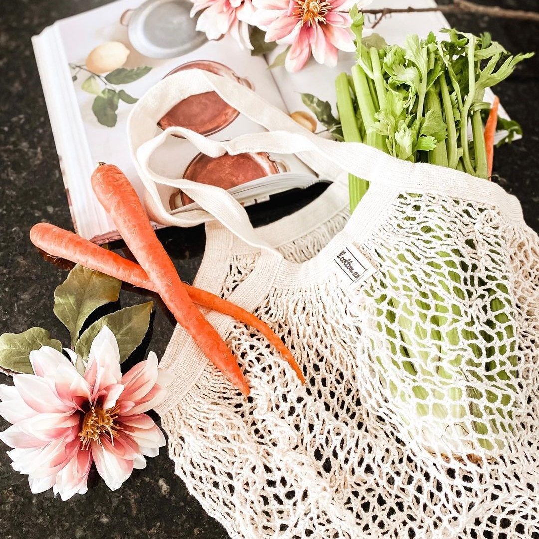 Sustainable string bags- The perfect accessory for the farmers market, a beach day, or running errands. What are your favorite things to tote in your string bag?

#ecommerce #ecofriendly #shopping #green #SustainableGrowth #BestOfTheRest #USA #sanramon #produce #farmersmarket