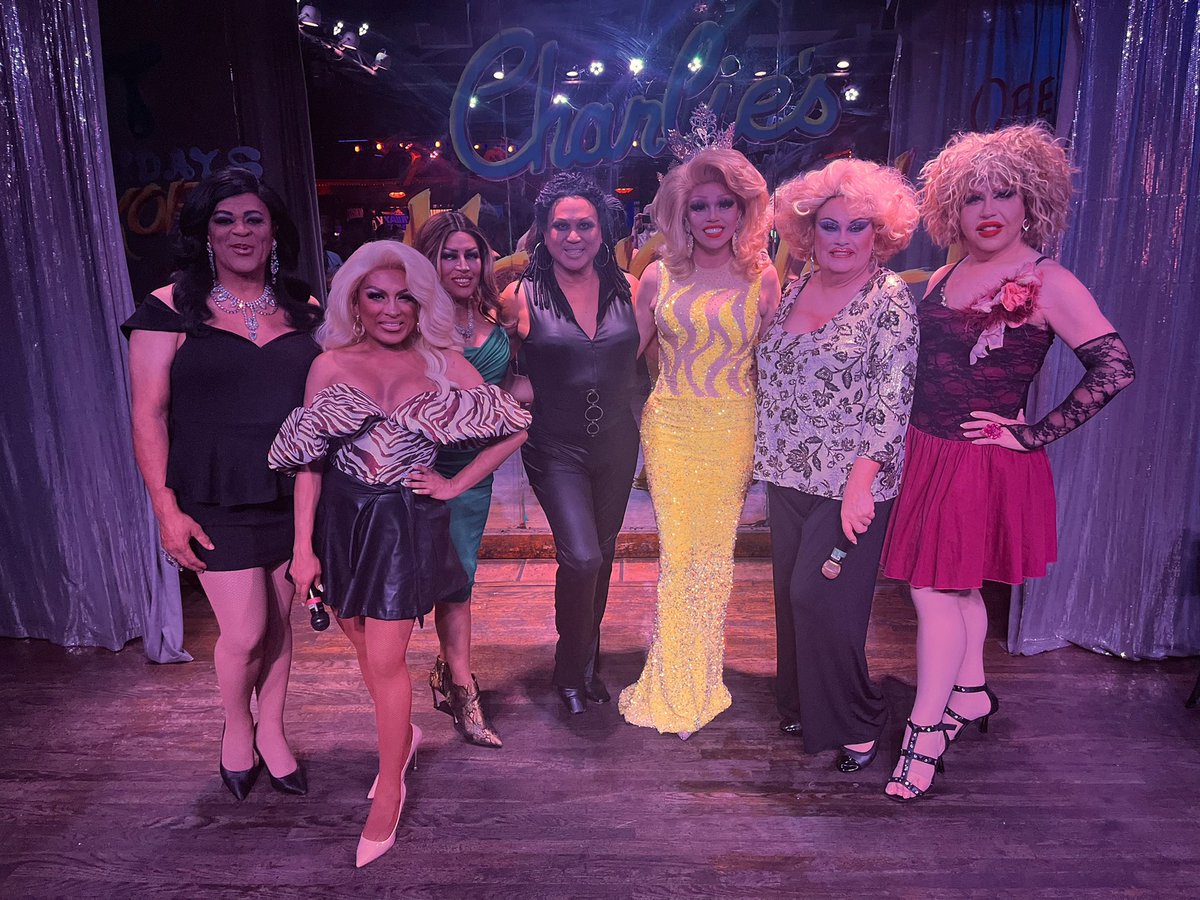 thedevinaross's tweet photo. The cast of Pussy Lehoot &amp; Friends/Latin Explosion at Charlie’s Phoenix tonight! Tori Steele, Adriana Galliano, Sasha Bratz, me, our reigning Miss Gay America - Dessie Love Blake, Miss Pussy Lehoot and Barbra Seville! https://t.co/Lm3RYU4mLA