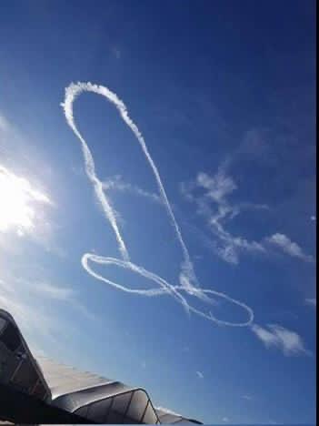 Y se ha marchado en el Falcon dedicando esto a España entera.
#PedroVeteYa #pedrosanchez #perrosanchez #mentiroso #psoe #españa