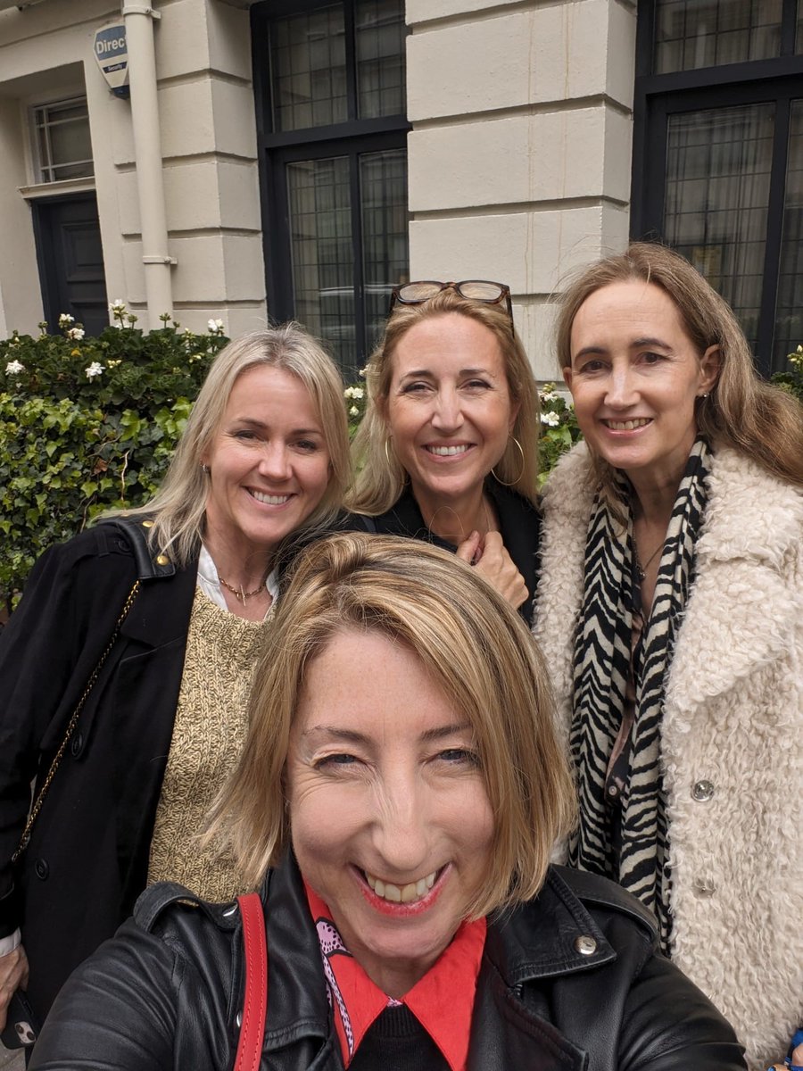 During the past few months it’s been the love and support of family and friends that have got me through, and one group of friends are particularly special: @jennycolgan, @jojomoyes and @lisajewelluk. Here we are a few days ago after a fabulous lunch. Thank you guys ❤️❤️❤️
