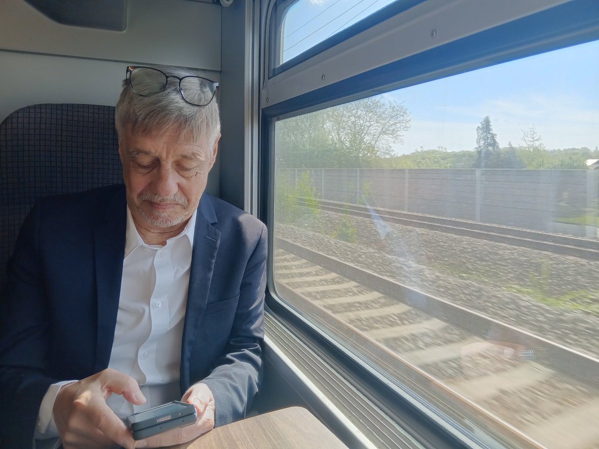 On the way to #MaastrichtDebate Watch @WalterBaierEL and @europeanleft in the debate organised by @_StudioEuropa and @POLITICOEurope tonight at 19:00 (CEST) here: maastrichtdebate.eu/watch-live/