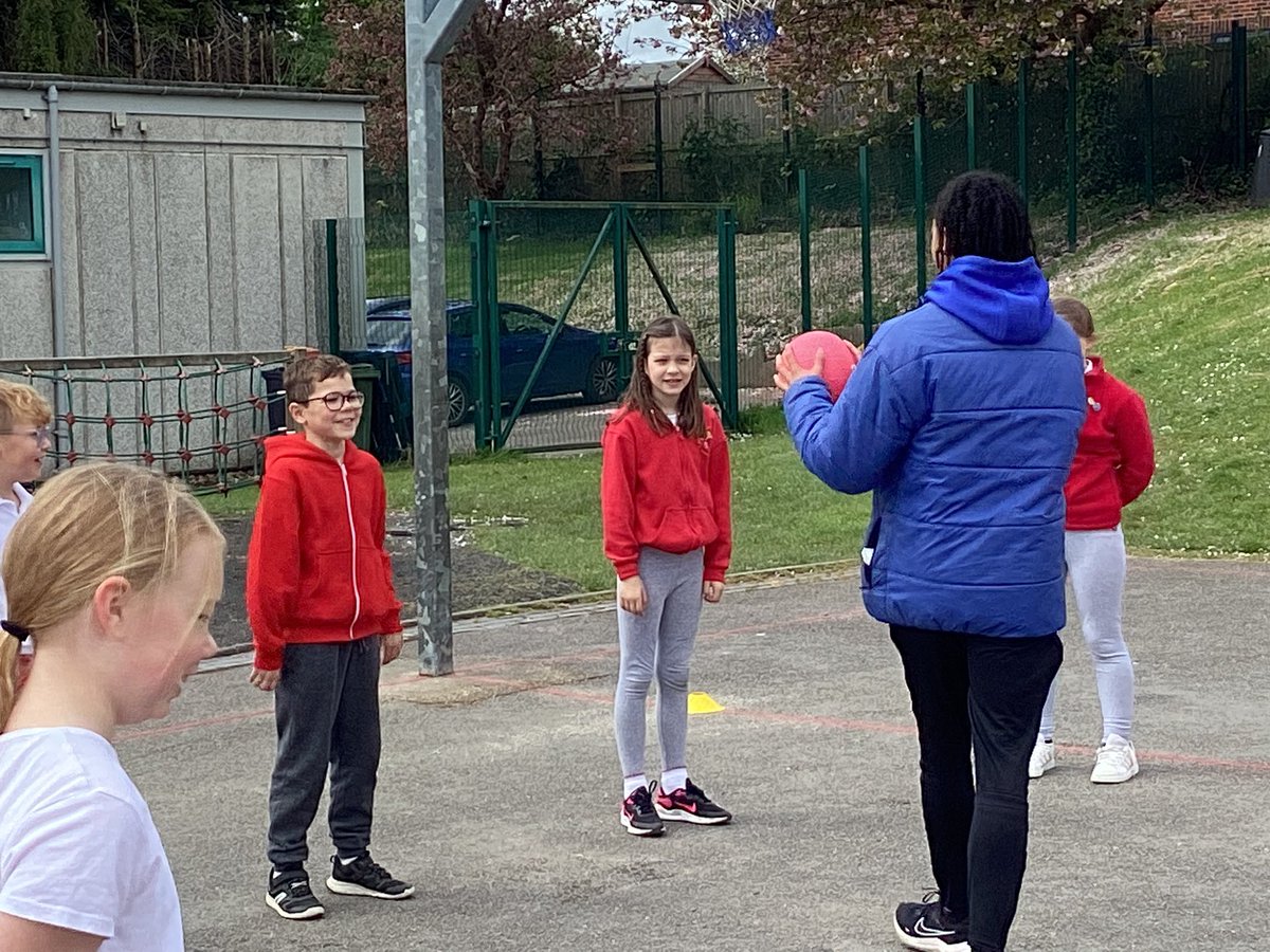 #year4 #joeyspe. Another fantastic SHAPE physical activity day with Regan. Warm up, team games with frisbees and a game of flinch to finish. @stjs_staveley @ShapeLearning