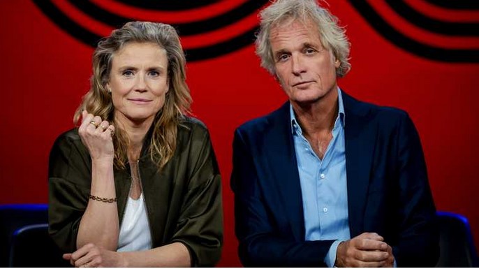 Sophie Hilbrand en Jeroen Pauw maken vanaf september latenightshow op NPO 1 2904024
Vanaf 2 september zullen Hilbrand en Pauw  afwisselend van maandag tot en met donderdag een nieuw  latenightprogramma voor BnnVara presenteren. Een titel is nog niet  bekend, „die volgt nog”