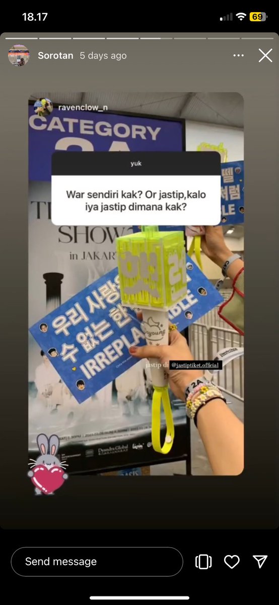 lilnana_j's tweet photo. ‼️HELP RETWEET‼️

ATTENTION SCAMMER

Akun ig @/jastiptiket.official telah mencuri proof tiket, konten dan testimoni mooncloud.tix

Harap teman teman berhati hati dengan scam yang mengatasnamakan mooncloud.tix

Berikut kami sertakan bukti pencuriannya https://t.co/EAtZXGhjxZ
