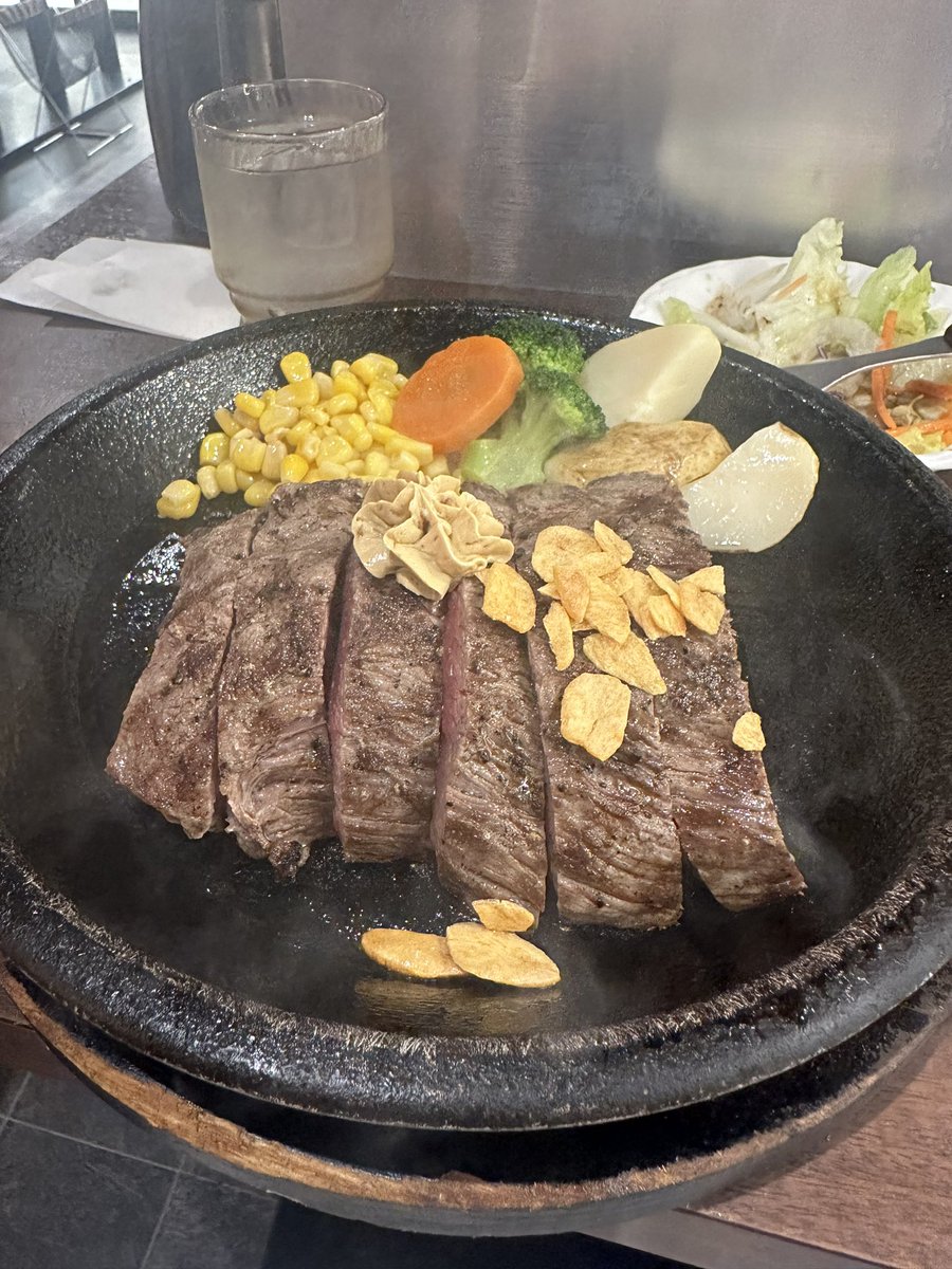 期間限定のブレードミートステーキは食べた方がいい 美味すぎるし減量中に最高の赤身肉 #いきなりステーキ