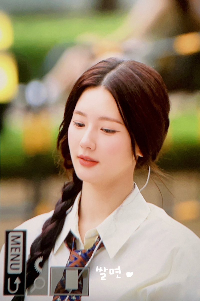 분위기뭐지
느낌진짜좋은여자네,,