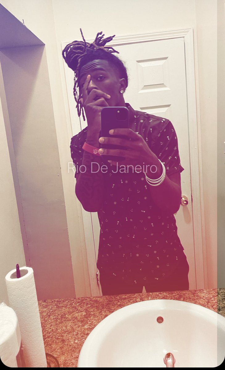 kenstackin's tweet image. Jus that yn who wish he wasn’t graduating in 2 weeks 😣