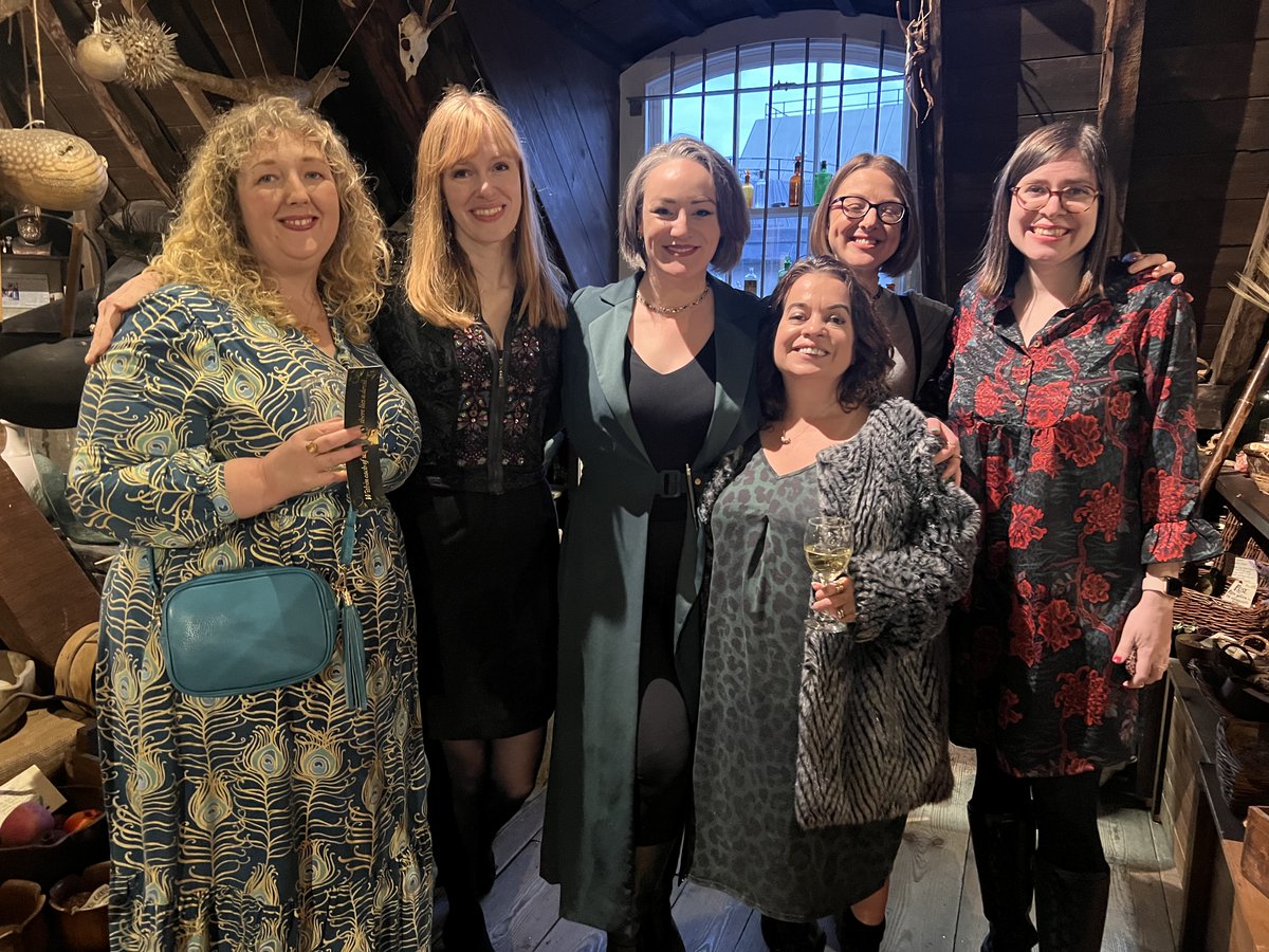 We were excited to attend the book launch of @SStokesChapman's THE SHADOW KEY at the Old Operating Theatre museum!🗝️ mushens-entertainment.com/blog/me-team-a…