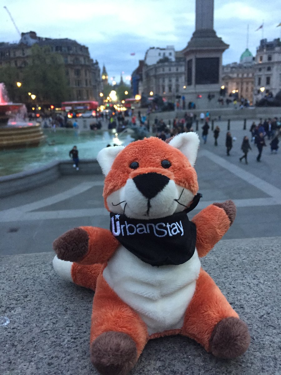 Here's our little explorer - Felix The Fox in #London! Do you know where he is? ;) #FelixTravels urban-stay.co.uk/urban-stays-br…