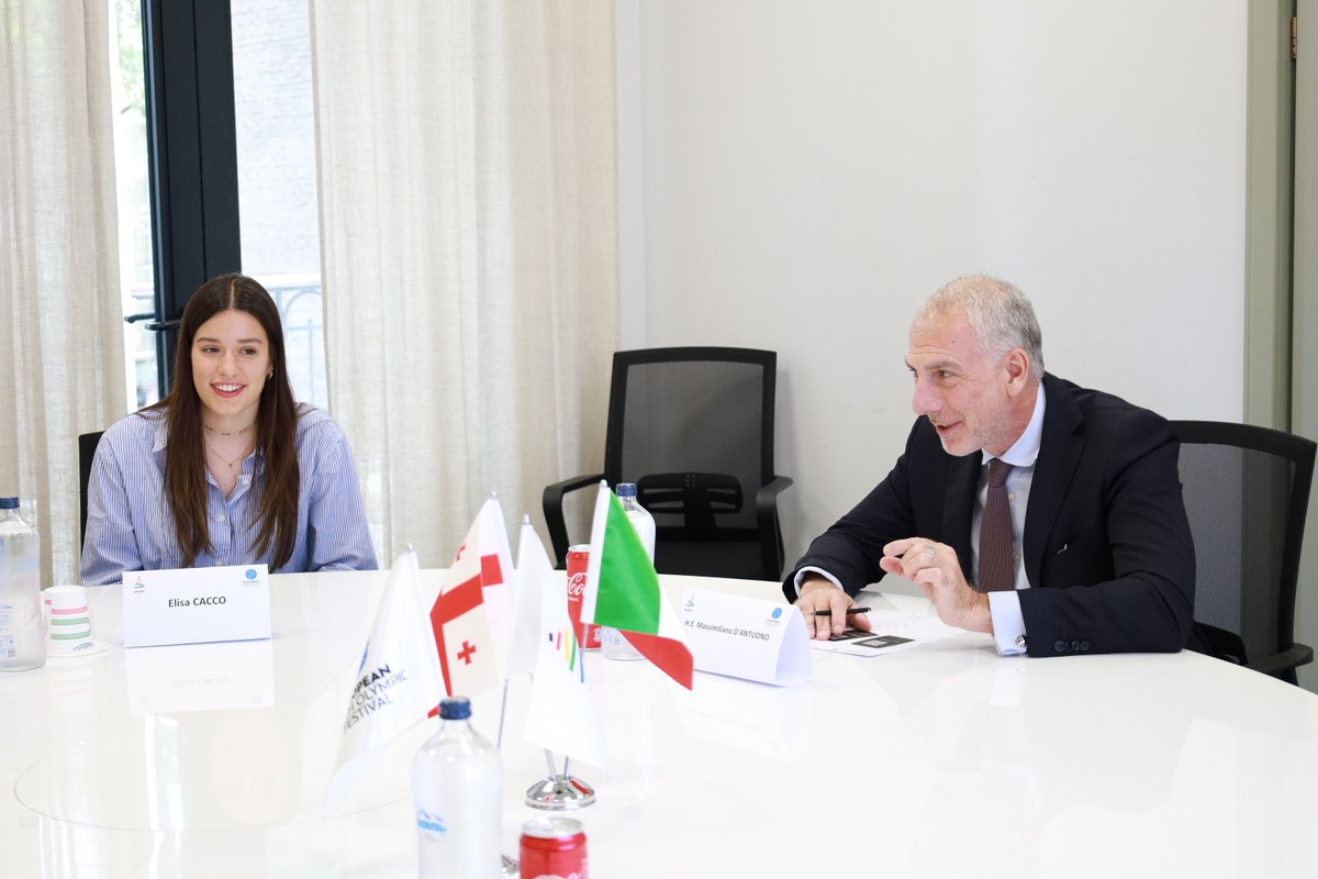 The meeting with EYOF 2025 President Mamuka Khabareli in view of the next EYOF in Bakuriani in 2025 and of the intensification of cooperation between Italy and Georgia in the field of winter sports.
@maxdantuono
@Bakuriani2025 
#SportsDiplomacy