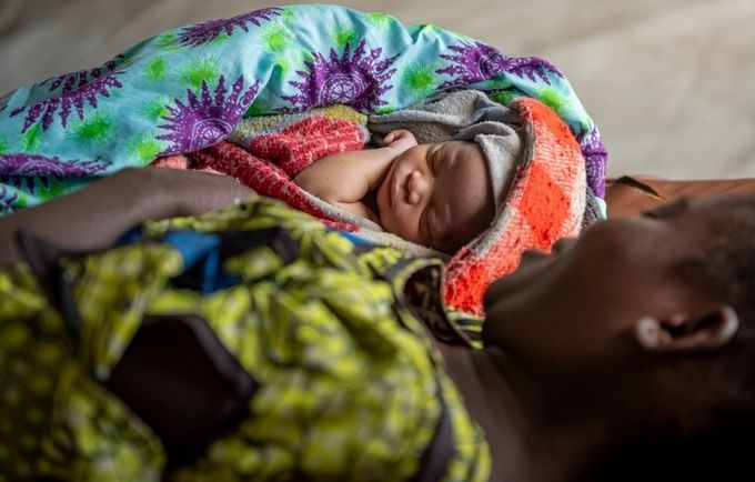 The @unfpa will join global leaders to call for renewed commitment towards progress on eradicating preventable maternal and newborn deaths by 2030 buff.ly/44isRoS 📷 UNFPA/Junior Mayindu