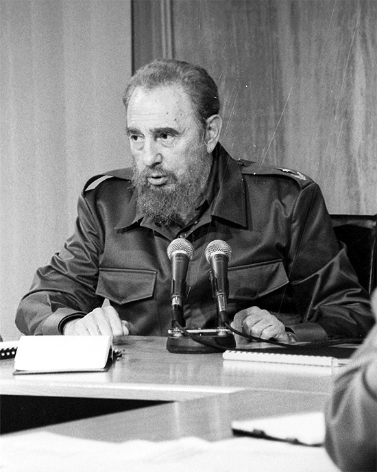 #FidelPorSiempre: 'Y no importa que seamos pequeños; si actuamos bien, si sabemos qué hacer, saldremos vencedores, ¡porque vencen los que tienen la razón y saben llevar adelante su razón, saben luchar por su razón!'. 🇨🇺 #Cuba #UnidosXCuba