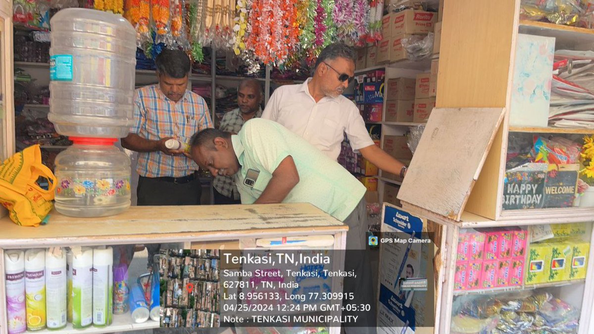 Tenkasi Municipality Plastic Raid Activity. #MeendumManjappai #SwachhSurvekshan2024 #TNPCB #singleuseplasticban #saynotosup
@CMOTamilnadu @Chief_Secy_TN
@KN_NEHRU @SwachhBharatGov
@Secretary_MoHUA @MoHUA_India
@RoopaMishra77 @tnmaws
@MawsTamilnadu @sbmrdmanellai