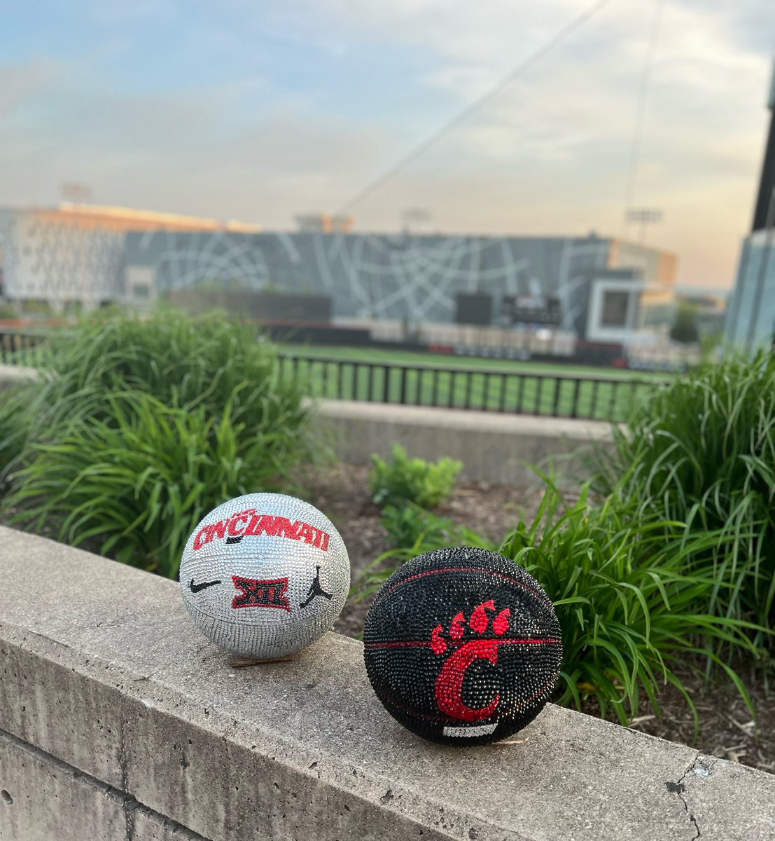 ❤️🖤 my UC rhinestone balls are complete 🥰🫶🏾