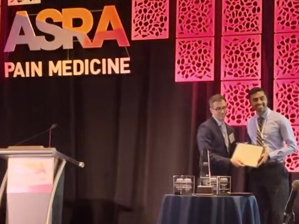 Congrats to Dr Farrukh Munshey for winning the @ASRA_Society teaching award at this year’s annual meeting! 

#ASRAspring24 #PedsAnes #Pedspain #regionalanesthesia
