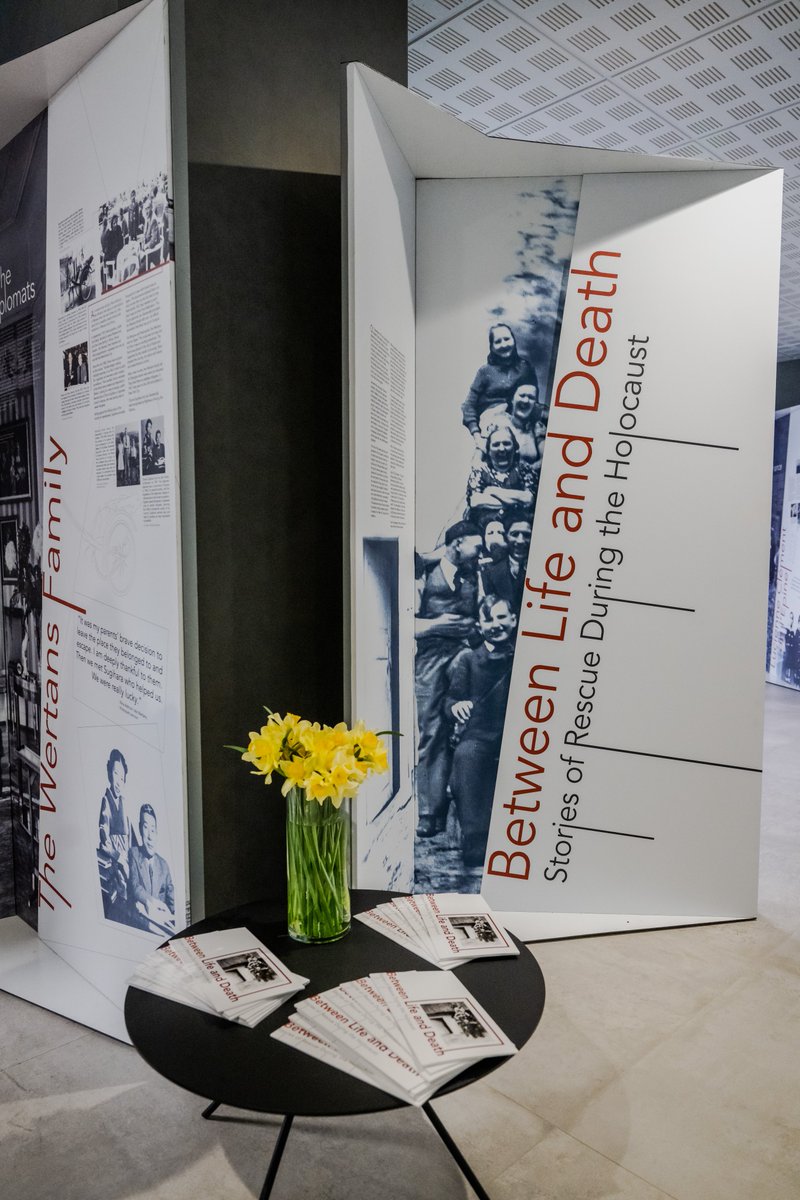 🌟 Two weeks ago we opened the exhibition 'Between Life and Death: Stories of Rescue during the Holocaust' in Kaunas, Lithuania. 📍You'll find the display at Vytautas Magnus University in Kaunas until 20 May, entry is free. 🔗Read more here: enrs.eu/between-life-a…