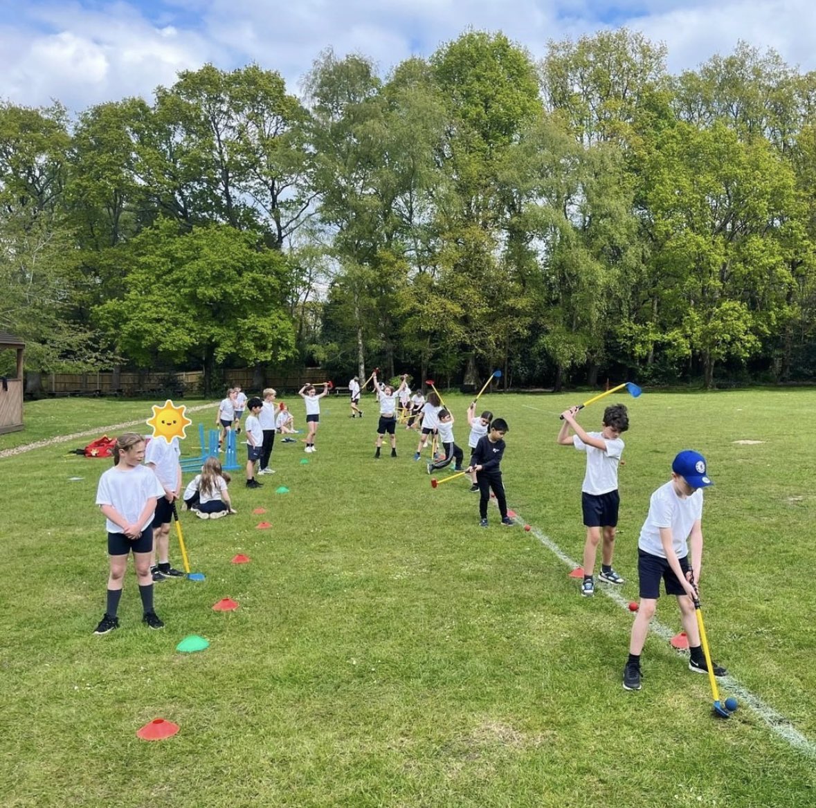 Year 4 had great fun last week practising their golf skills! They took turns at the driving range which was set up on our lovely school field ⛳