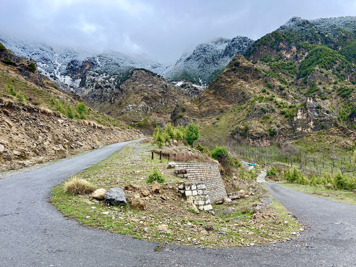 Parachinar Snow in April