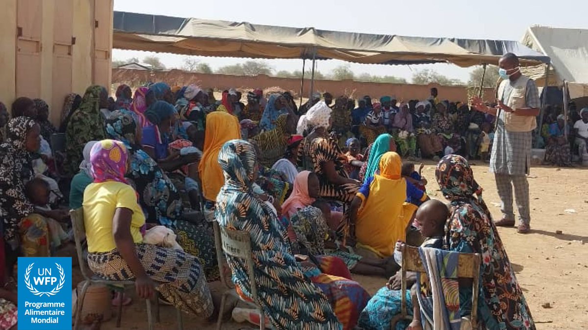 🇲🇱 #EmergencyFoodAssistance   In the #Mopti, #Bandiagara & #Douentza central regions of #Mali,
@WFP & partners distributed over 1⃣3⃣3⃣ tonnes of food 🫘  to 4⃣0⃣0⃣0⃣0⃣ internally displaced people, incl 1⃣5⃣2⃣0⃣4⃣ refugees in #Koro, Bandiagara region. 

🇺🇸🇩🇪🇱🇺🇯🇵🇪🇺🇳🇴🇩🇰🇫🇷🇺🇳🇧🇪🇨🇭🇸🇪🇪🇸