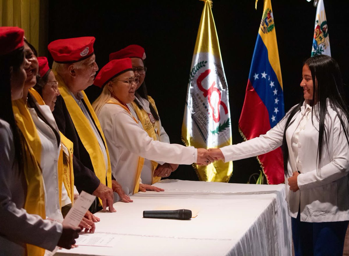 #Enterate || Este #23Abr se graduaron 161 nuevos profesionales de la salud egresados de la UCS, en un acto celebrado en el Teatro Luis Mariano Rivera de Cumaná.

@GPintoVzla
#SucreEsCulturaYProgreso
#VenezuelaPaísDeEsfuerzoPropio