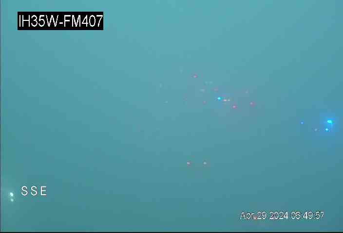 DENSE FOG: Look at this! You can barely see the emergency lights that are on scene of a major crash on 35W near FM 407 in Denton County. Stay alert and drive slow on the roads this AM! @CBSNewsTexas