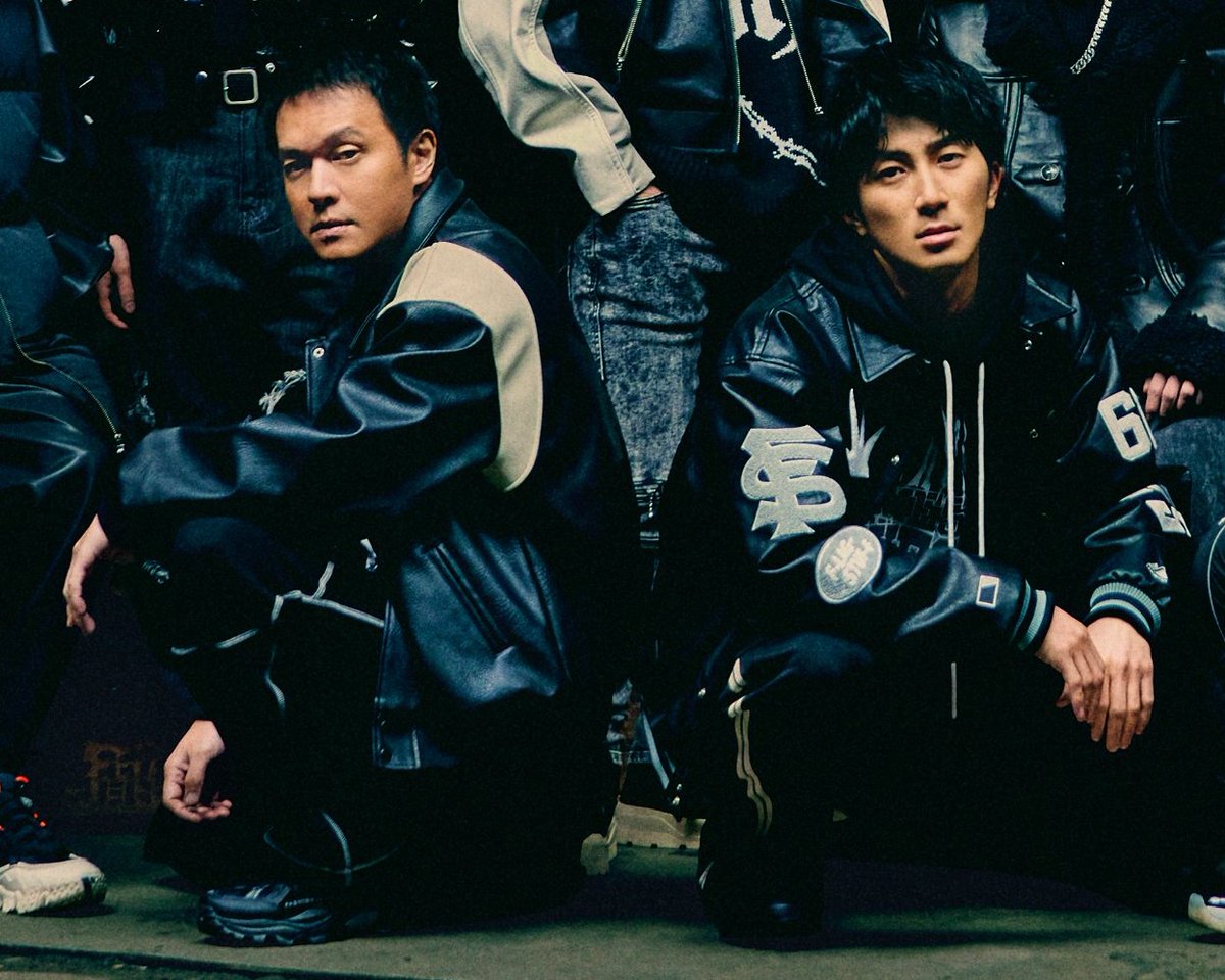 ayumi_tkhr's tweet photo. 10周年で何なの？ってくらいな扱いでダメージあるのに自担と元担が並んで前列にいて嬉しいなーと思ってる。 https://t.co/XFWEHRgbfz