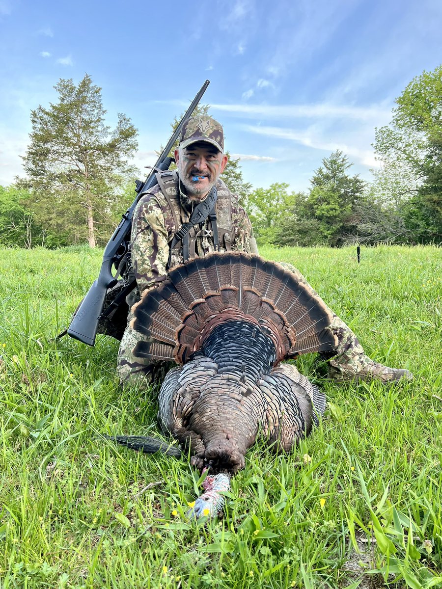 The FOXPRO crew is off and running in Tennessee! Mike Dillon made short work of this gobbler with the Heinous Hen diaphragm. #foxpro #turkeyhunting #turkeyseason #weliveforthis