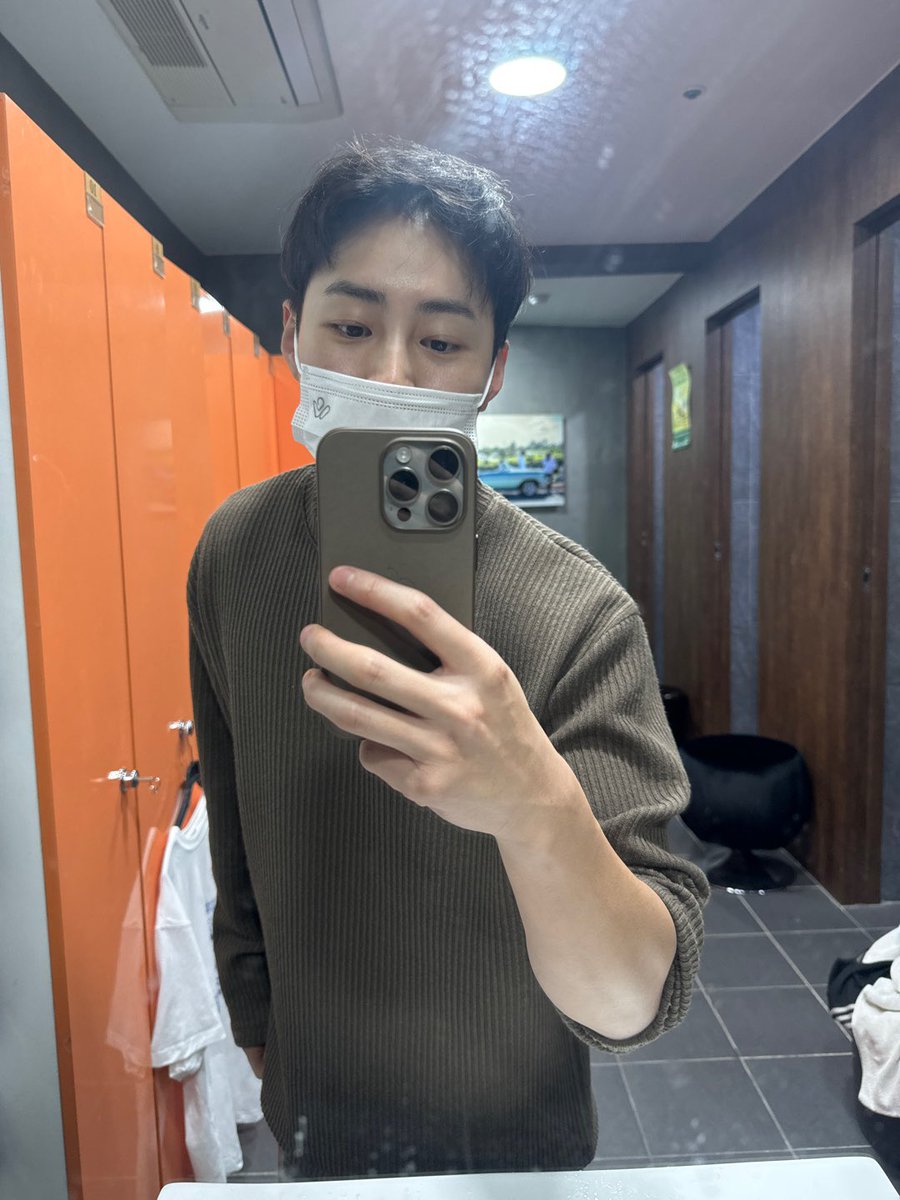 gooreumseng's tweet image. 하늘이들 잘지내죠?!ㅎㅎ 뭐 하고 있는지 궁금하실 텐데 전역하고 좀 쉬면서 정리할 것들 정리하고 또 궁금해하실 것들 준비 중이에요 지금은 운동을 하고 있답니다❤❤❤ 보고 싶어요 ㅎ 빨리 만나요 우리
#하늘 #하성운 #운동 #전역 #화이팅 #시작