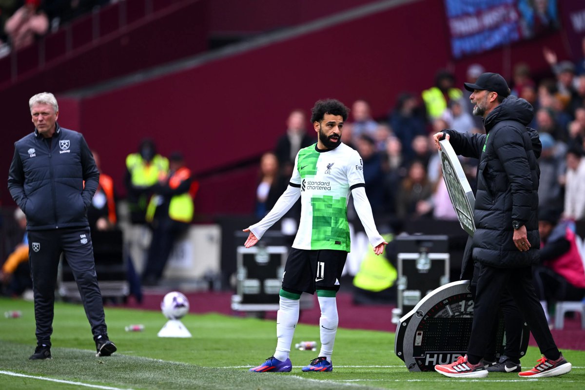 Mohamed Salah não deu nenhuma indicação de que quer sair do Liverpool, o que casa com o desejo dos Reds. É esperado que o egípcio permaneça em Anfield, pelo menos mais uma temporada. 🗞️ David Ornstein.