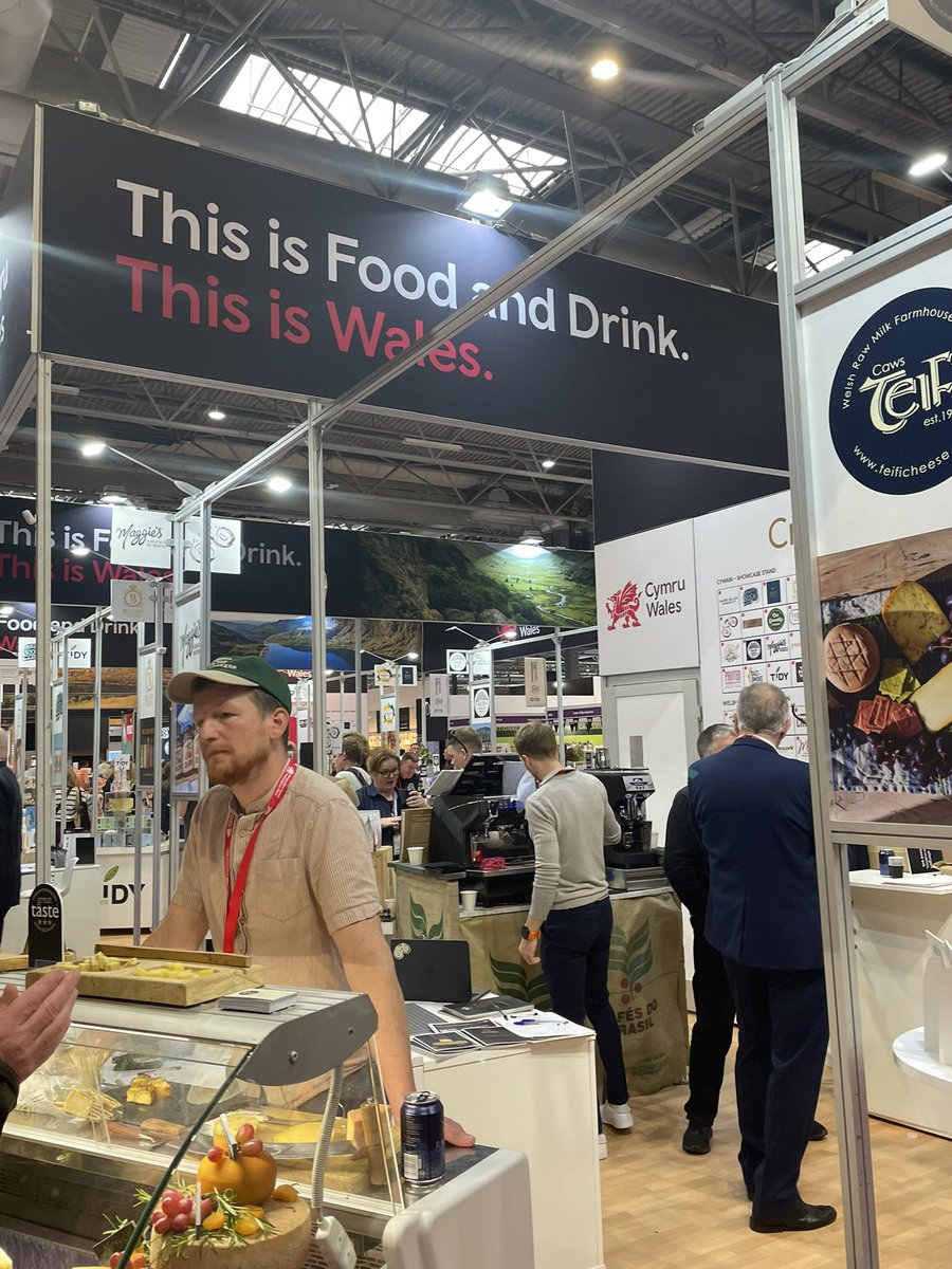 First day at @FoodDrinkExpo at the NEC Birmingham. Great to see so many excellent #Welsh food & drink firms exhibiting with impressive support from the Welsh Gov. @FoodDrinkWales @fdfcymru @Foodanddrinkfed