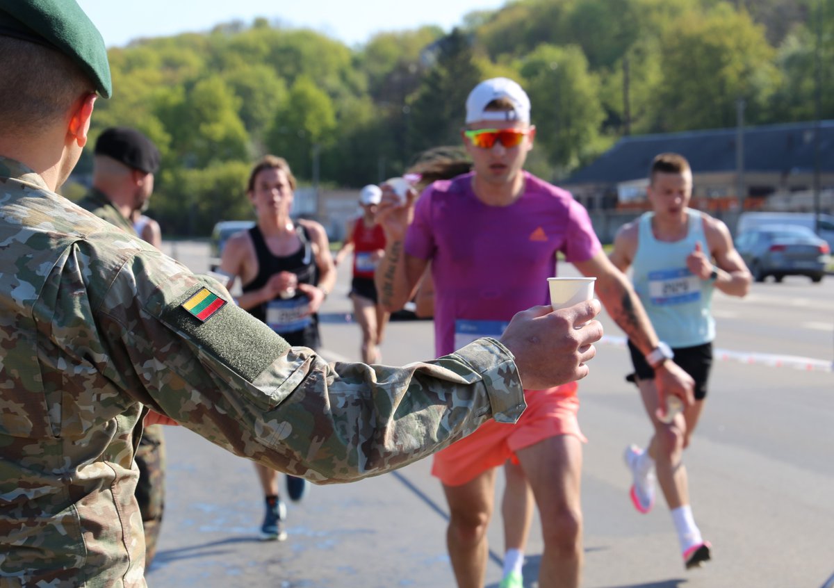 Congratulations runners in the Kaunas marathon! A beautiful day for athletes of all ages testing themselves. NATO soldiers put on their running shoes and also helped on the sidelines. #StrongerTogether @efp_lithuania #WeAreNATO @Lithuanian_MoD
