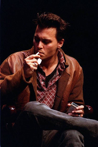 Johnny Depp gives an on-stage interview at Dartmouth College in Hanover, Nh on April 29, 1995 (📸Geoff Hansen).