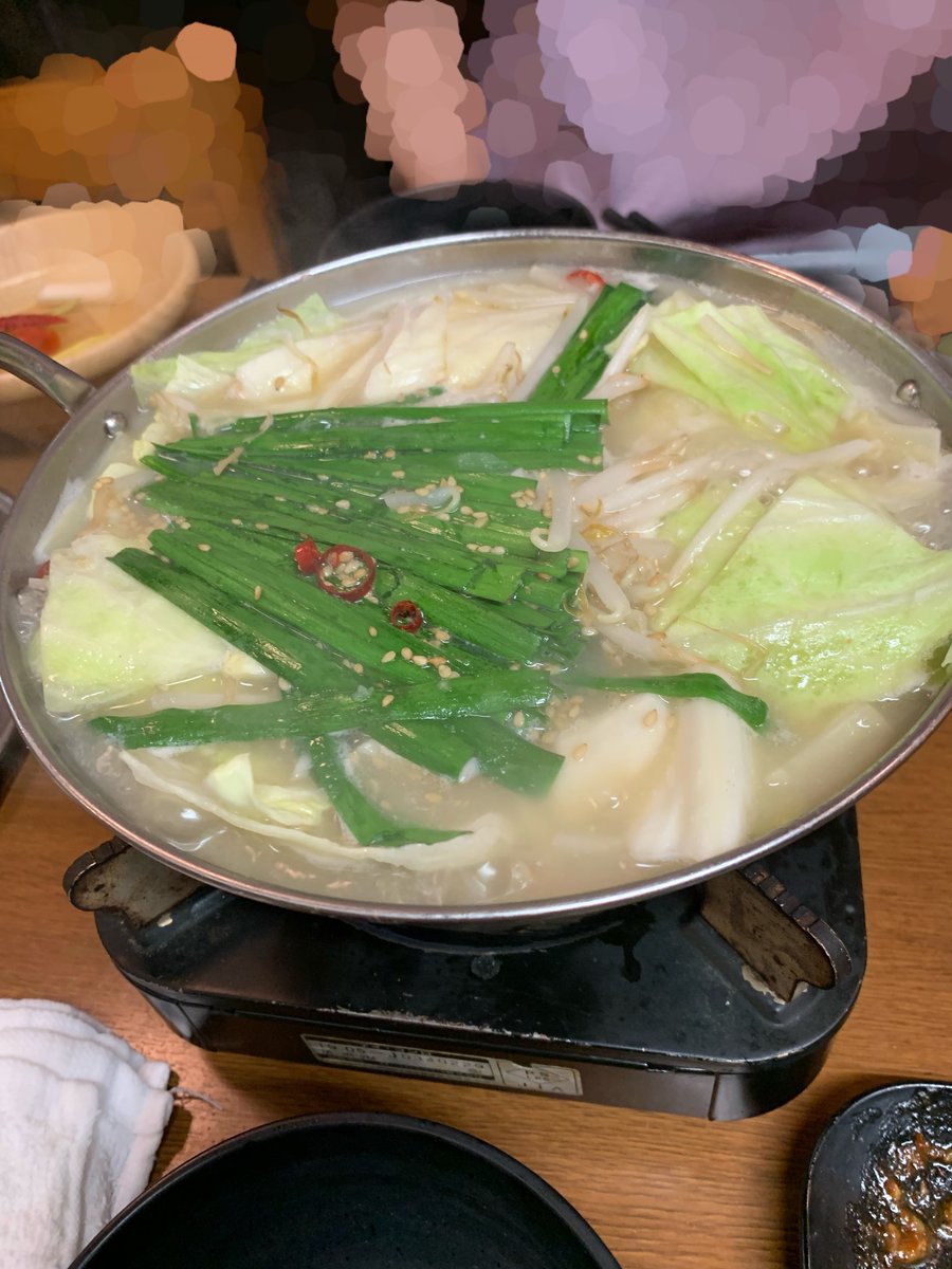 10ryoryo23's tweet photo. ゴクゴクパクパク https://t.co/iiHaKbnAia