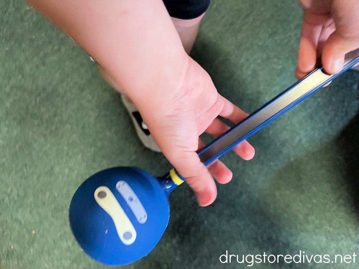 #ad We got to check out the Otamatone (here: amzn.to/4bh8Cu2). Partial review: 'Kids aren't composing symphonies on this. It's a toy to make really funny sounds that will have kids laughing.' Full review: facebook.com/drugstoredivas…