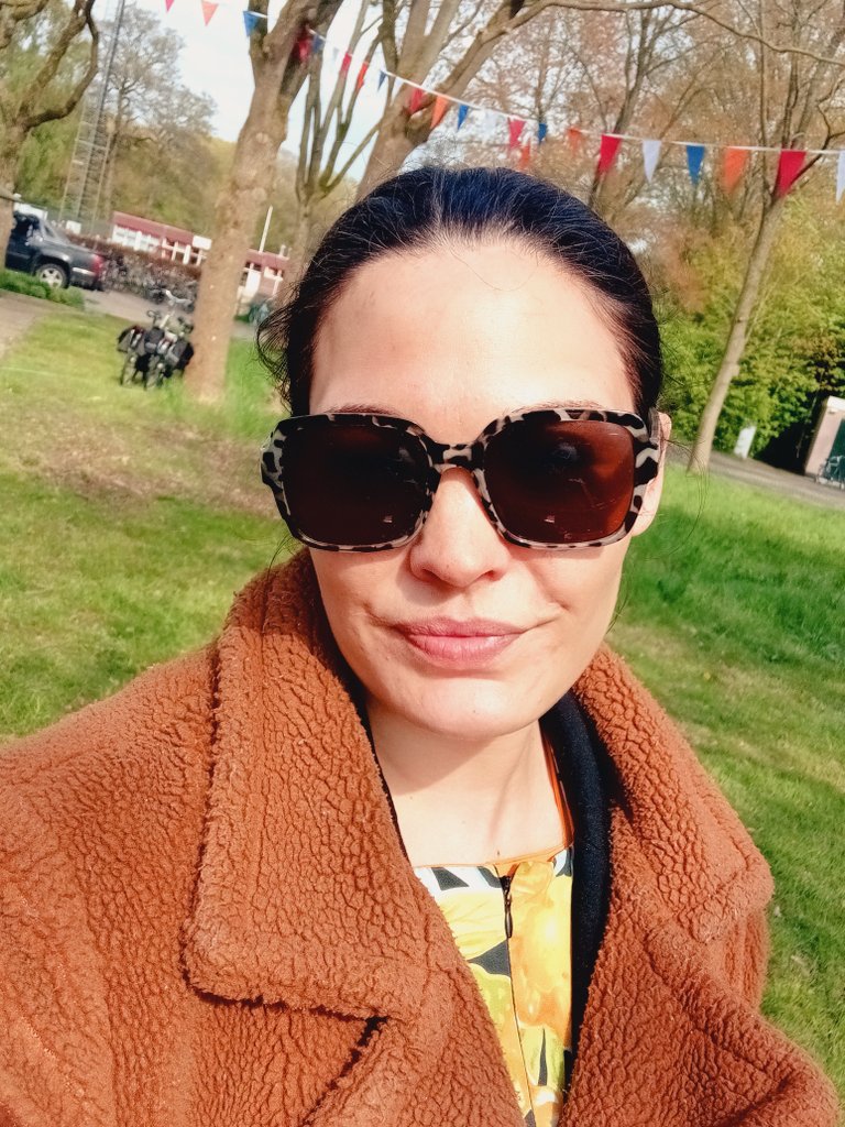 sietske90's tweet photo. Het weekend overleefd 🧡🤴 

Nu lekker mei vakantie 🌸 
Laat het mooie weer maar komen🌞 https://t.co/eRNUIzdGnC