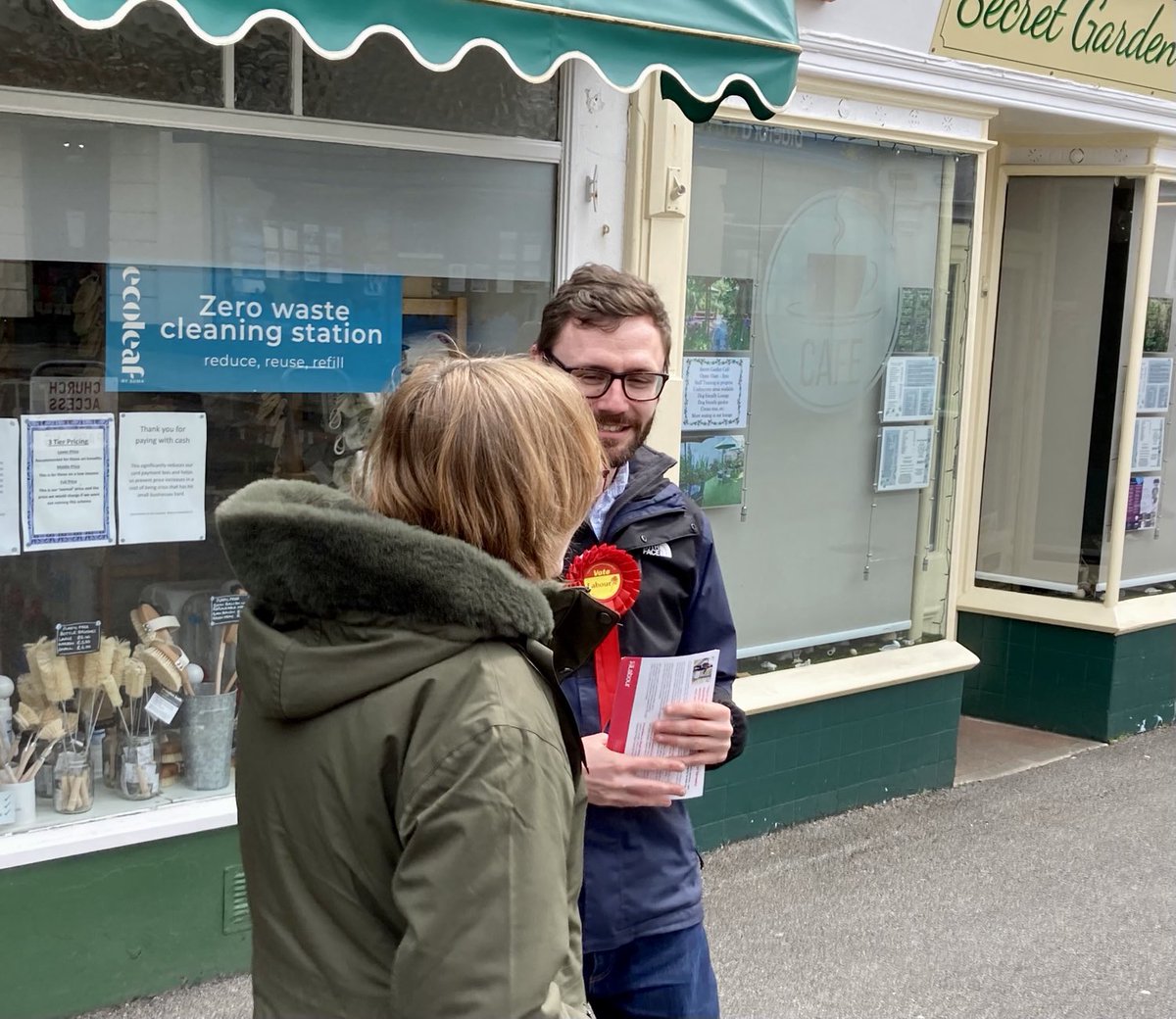 great to see @DanielSteel4PCC getting stuck in with residents of Bideford this morning. Serious concerns over the influx of drugs and ASB here, and strong support for Daniel’s plans for increasing neighbourhood policing. #Policing #Devon